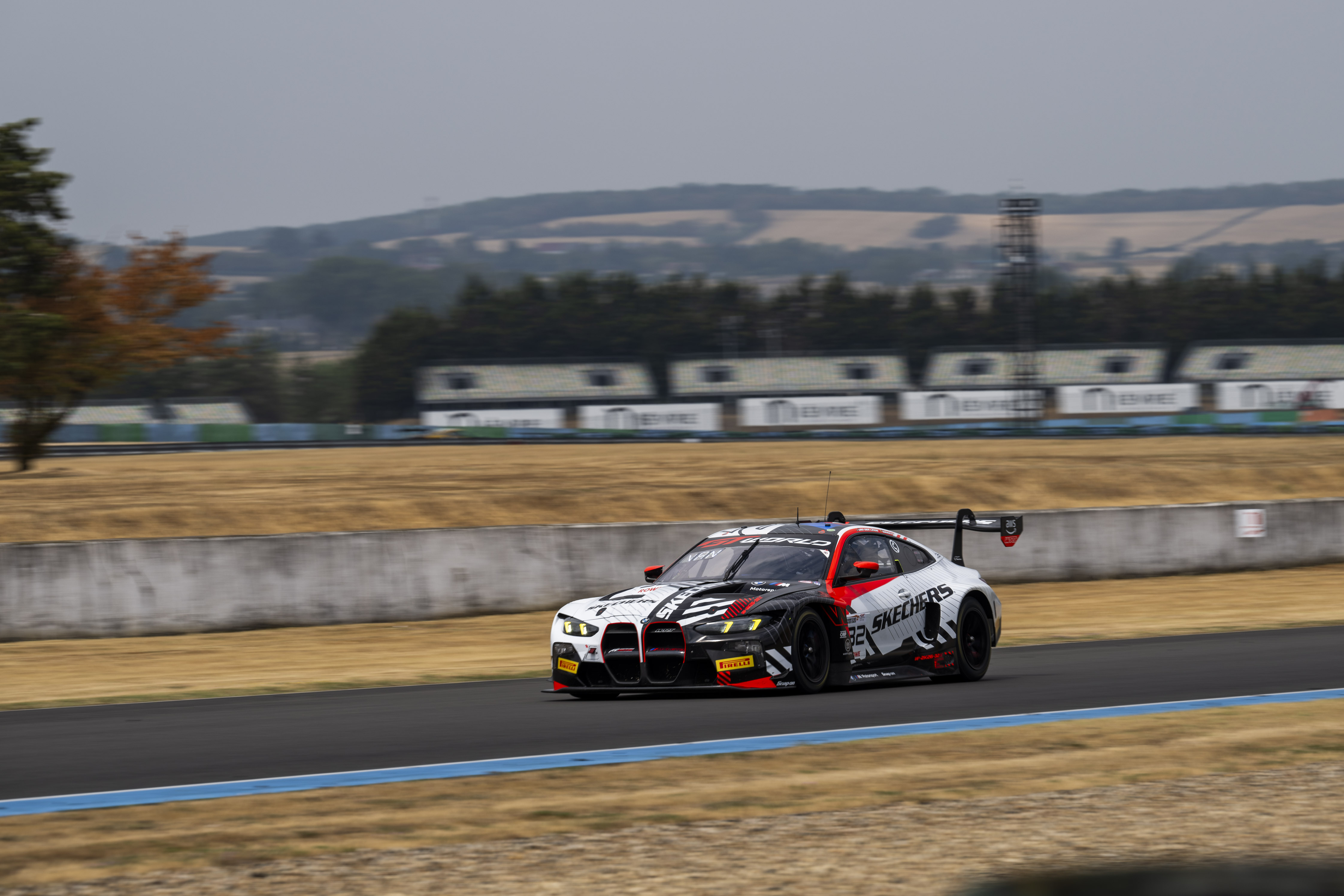 P90651791_highRes_magny-cours-fra-30-j.jpg