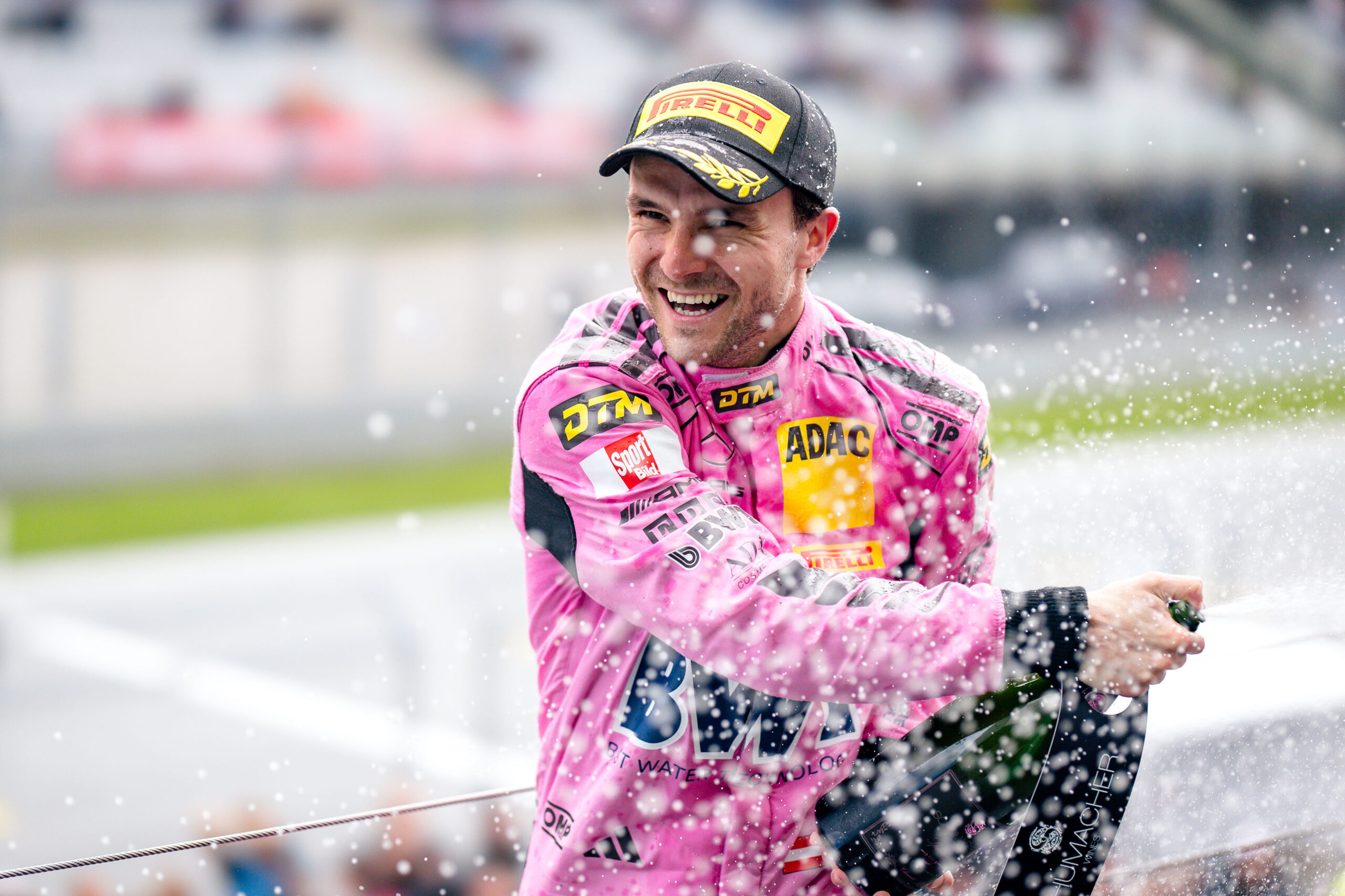 Lucas Auer drží jednou rukou letošní titul pro šampiona DTM