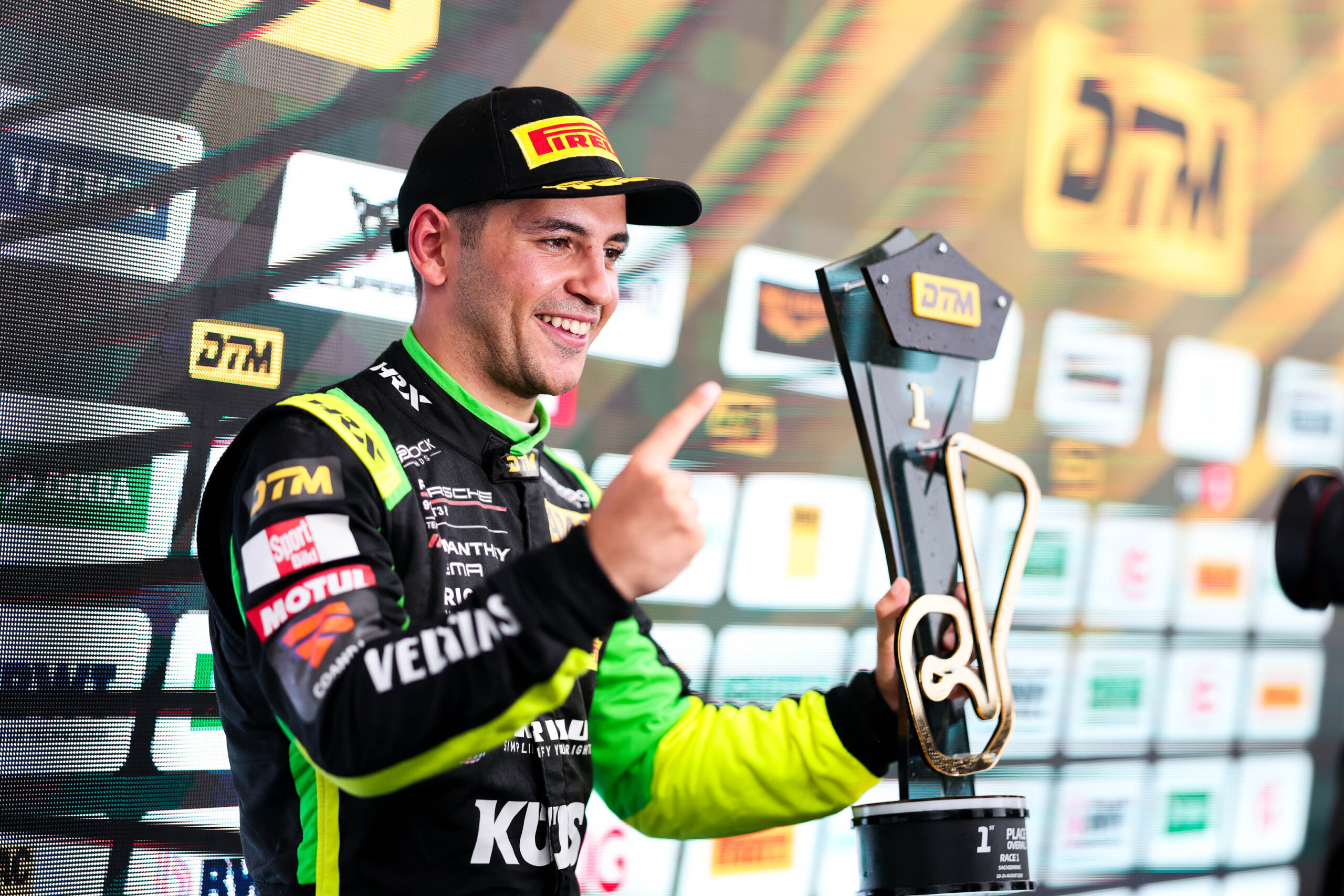 Jako v sobotu - Guven vítězí zásluhou Preiningovy nehody