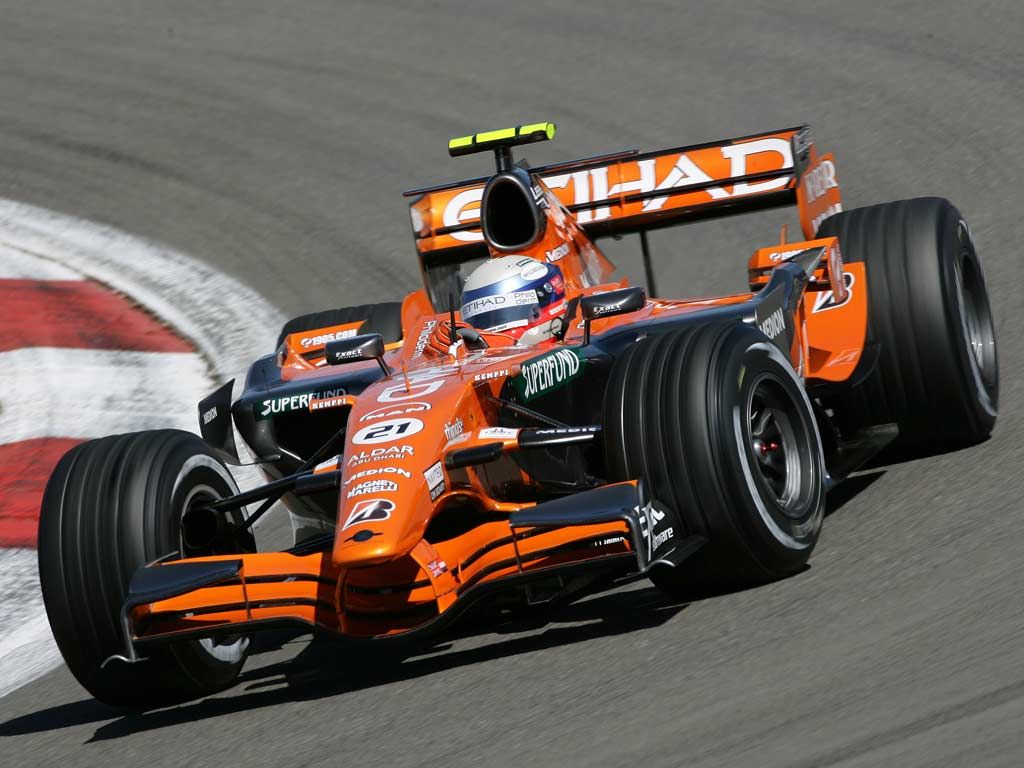 Spyker v půlce sezony odkoupil Midland, přesto během dalšího roku také z formule 1 utekl
