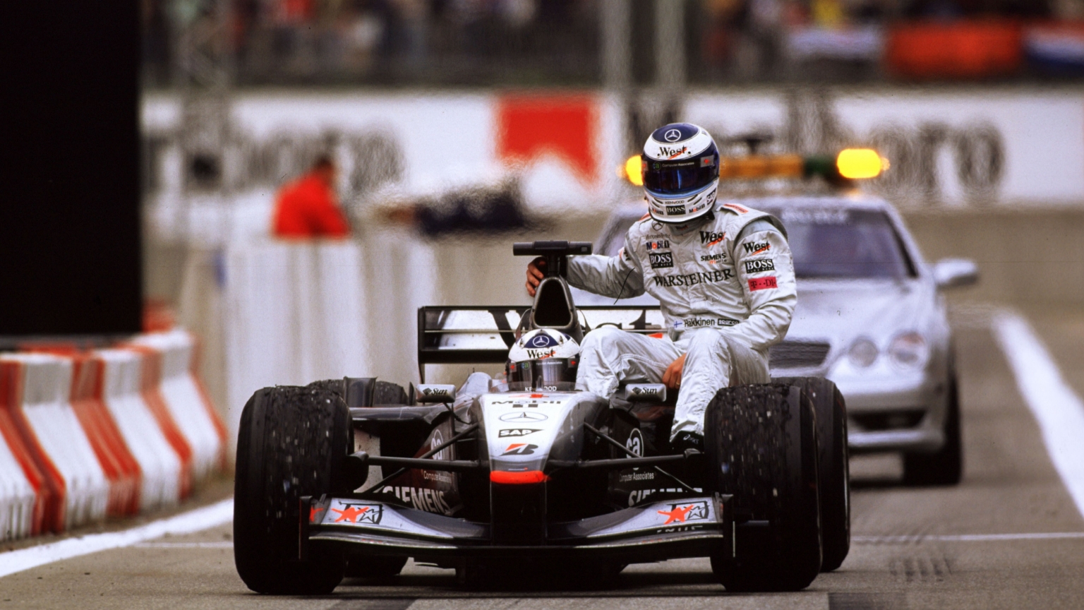 Häkkinen přišel o vítězství v posledním kole, ve Španělsku mohl vyhrát počtvrté za sebou
