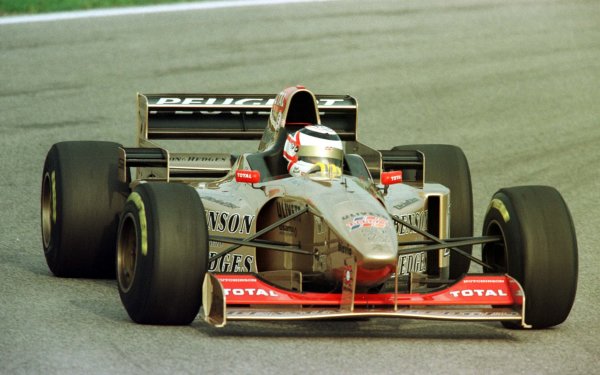 Nigel Mansell zvažoval svůj třetí comeback do formule 1 z Jordanem, nakonec zamířil do cesťáků