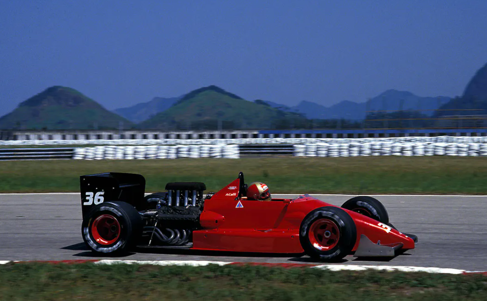 BMS Scuderia Italia se snažila závodit ve formuli 1 s vozem F3000