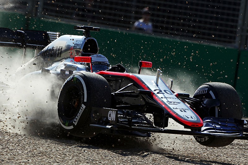 McLaren se v roce 2015 chtěl vrátit s Hondou na vítěznou vlnu, hned v Austrálii přišla studená sprcha