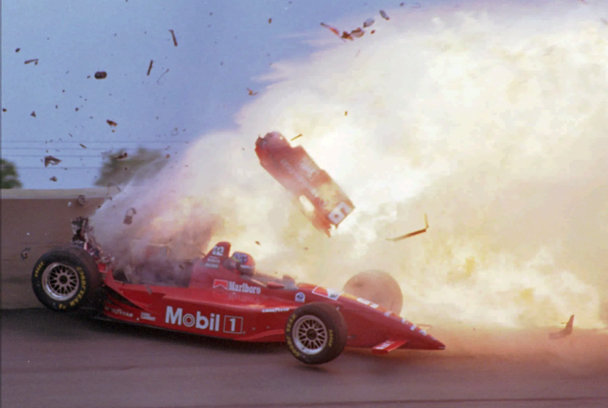 Emerson Fittipaldi po F1 přešel do CART, málem zde zemřel