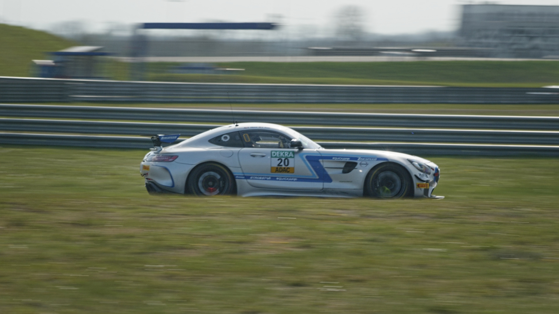 Týmy ADAC GT4 Germany testují na Oscherslebenu, Jílková a Haub mezi nejrychlejšími