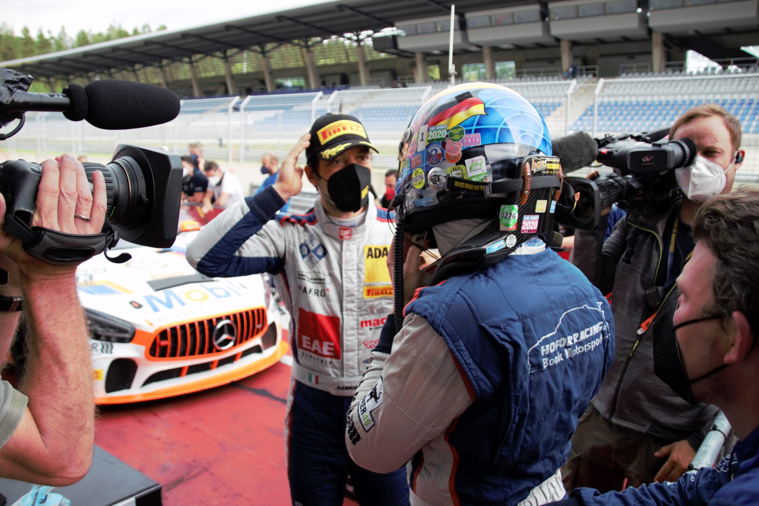 ADAC GT4 Germany: Potřetí v řadě slaví vítězství Piana se Schreyem. Jílková/Haub z 23. na 8.