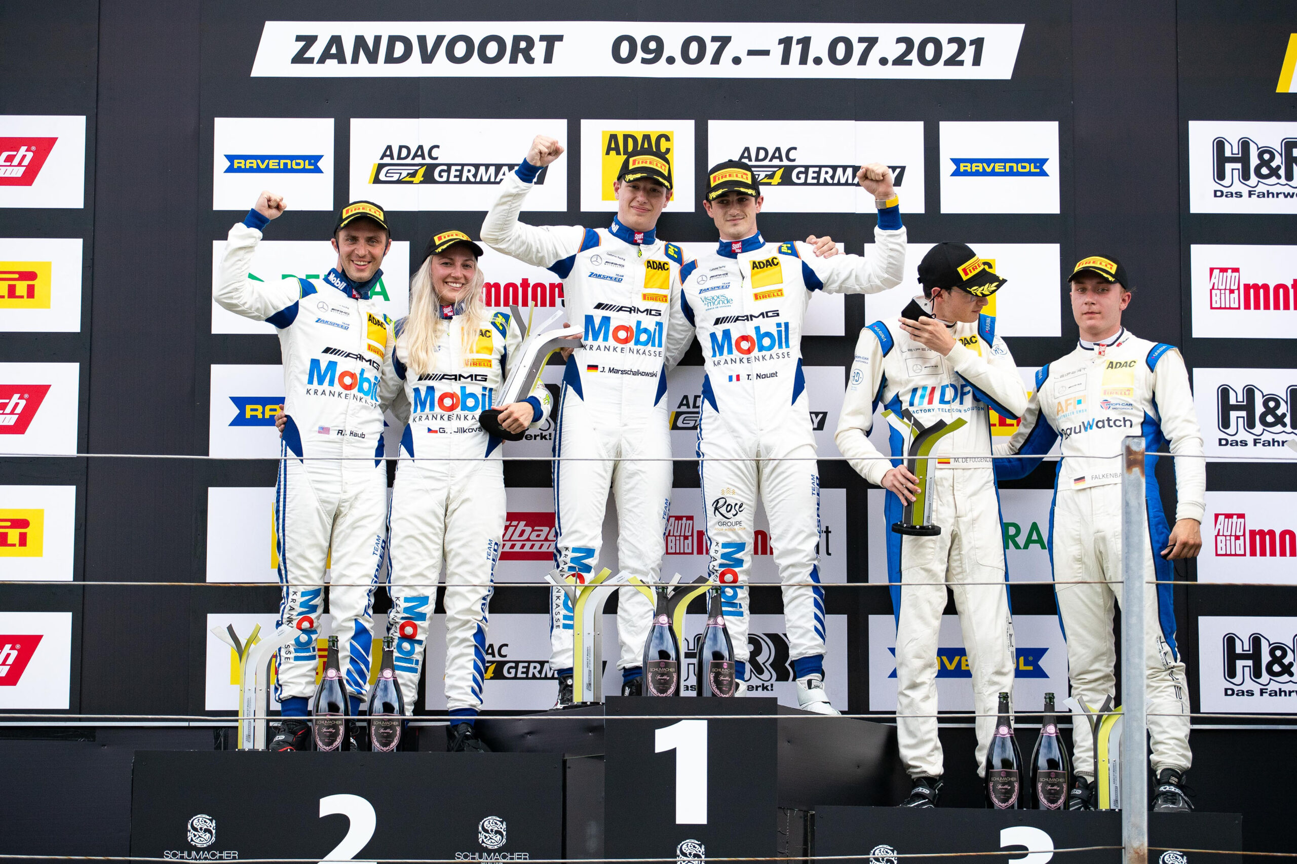 ADAC GT4 Germany: Zakspeed bere double, Jílková šokovala paddock