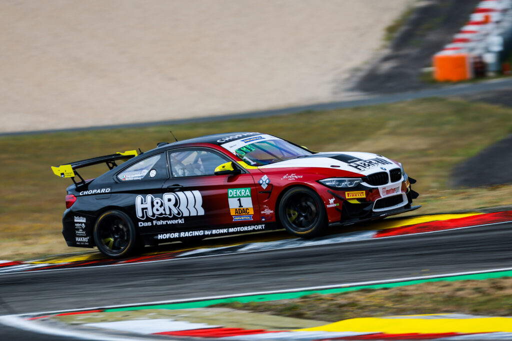 Gabriele Piana a Michael Schrey budou soutěžit v evropské sérii GT4 s BMW M4 GT4 nasazeným týmem Hofor Racing by Bonk Motorsport.